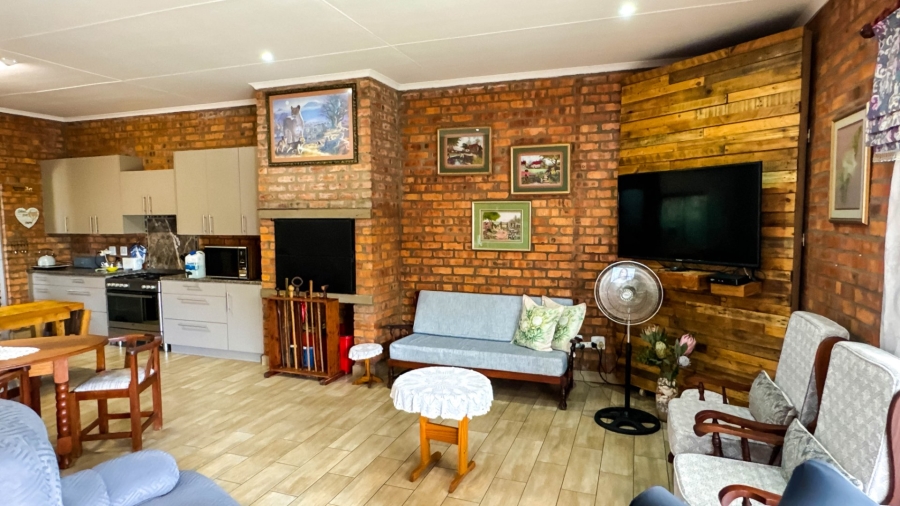 4 Bedroom Property for Sale in Fraaiuitsig Western Cape